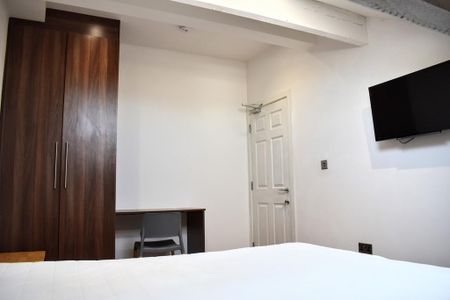 5 bedroom terraced house to rent - Photo 2