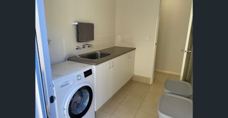 Stylish, Spacious & So Easy to Love - Photo 2