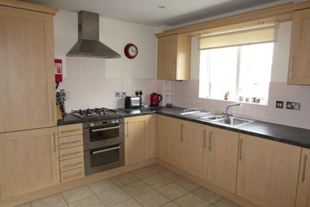 Boulters Court, MAIDENHEAD - Photo 5