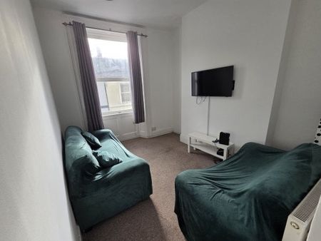 33, Plymouth, PL4 - Photo 2