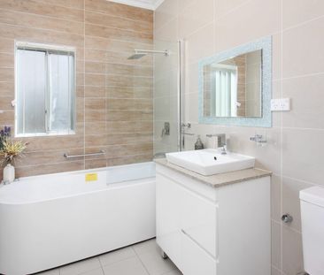 Spacious and Modern 3-Bedroom House !! - Photo 6