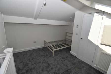 6 bedroom house to rent - Photo 3