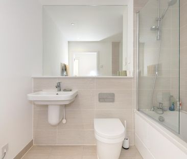 2 bedroom apartment to rent Riverside House, Thomas Blake Avenue, S... - Photo 4