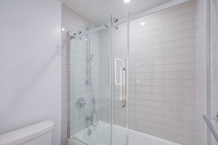 For Lease - 8 Cumberland Street Unit# 2006, Toronto, Ontario - Photo 5