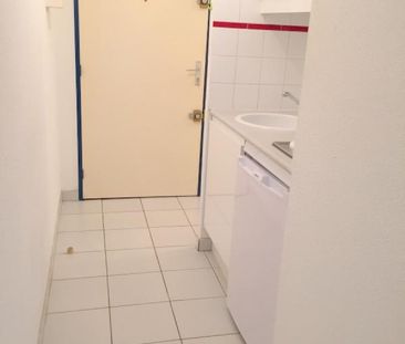 Studio 22m², kitchenette équipée, balcon sécurisé. - Photo 4