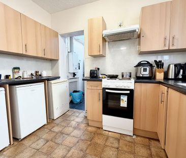 1 bedroom in a house share to rent - Photo 5