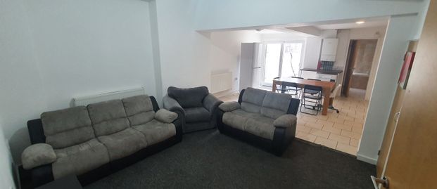 17 Moira Street, Adamsdown, Cardiff, CF24 0EQ - Photo 1