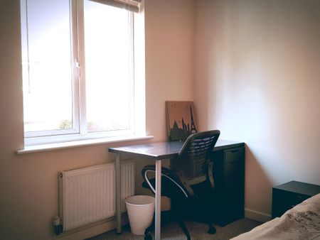 2 Double Rooms to let in Flat share, 10 min walk to Talbot Campus - Photo 5
