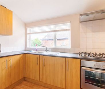 4 bed Apartment for Rent - Photo 6
