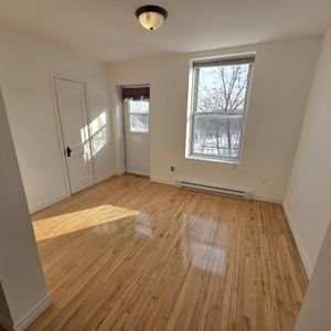 4½ lumineux et rénové dans Rosemont-La-Petite-Patrie, 1333$/mois - Photo 2