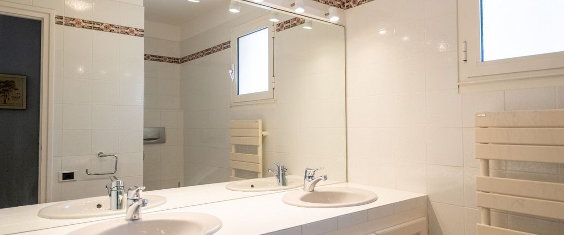 Rental Villa Ajaccio 8 Rooms 300 m² - Photo 1