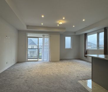 For Lease - 2031 Cameron Lott Crescent, Oshawa, Ontario - Photo 5