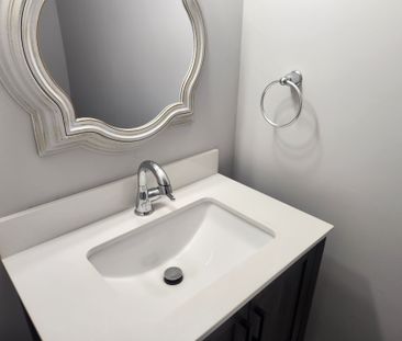 For Lease - 7 Poplar Crescent, Aurora, Ontario - Photo 1