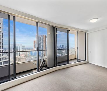Forum, Spacious one bedroom with parking - Photo 3