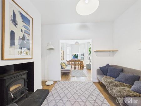 33 Delhi Street, Belfast, BT7 3AJ - Photo 2