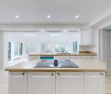 For Lease - 465 Woodland Acres Crescent, Vaughan, Ontario - Photo 3