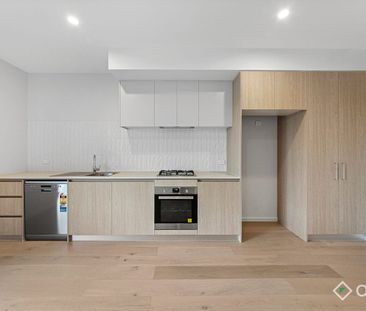 COSMOPOLITAN LIVING - Photo 5