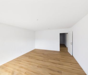 Renovierte 3.5-Zimmer-Wohnung mit Balkon und schöner Aussicht - Photo 1