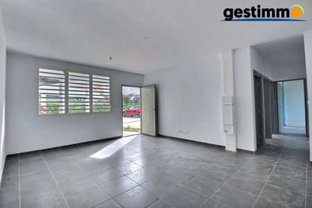Location Appartement 4 pièces 87m² CAYENNE 97300 - Photo 2