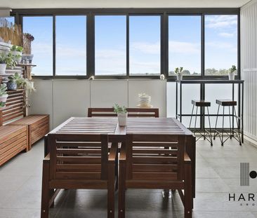 Sophisticated One-Bedroom Apartment in Vibrant Hornsby Hub - Photo 2