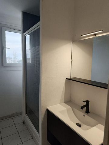 Location Appartement 4 pièces Meublé 67m² ST BRIEUC 22000 - Photo 5