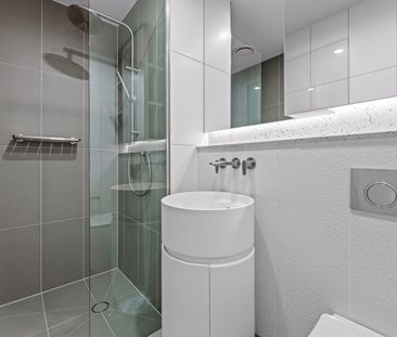 Fully Furnished 2-Bedroom Apartment in the Heart of Melbourne CBD - Photo 5