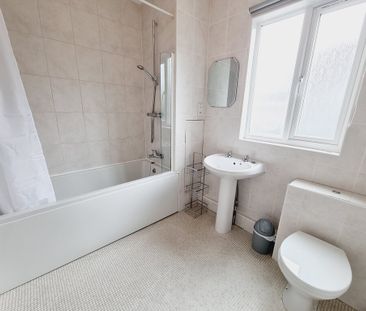 4 Bed Student Accommodation - Photo 2