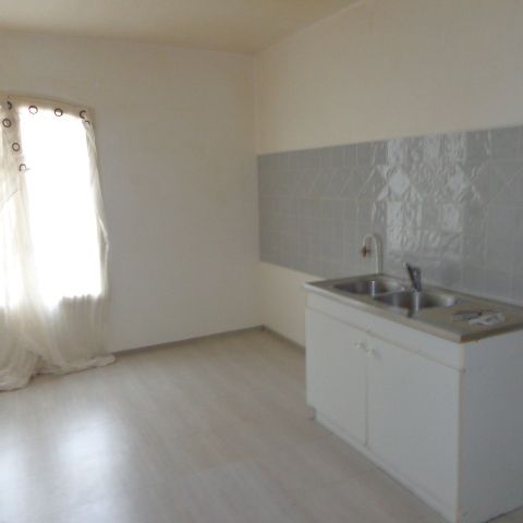 Location Appartement 4 pièces 75m² DRAGUIGNAN 83300 - Photo 1