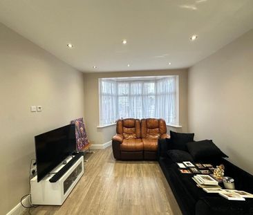 Carisbrooke Close, Stanmore, HA7 - Photo 1