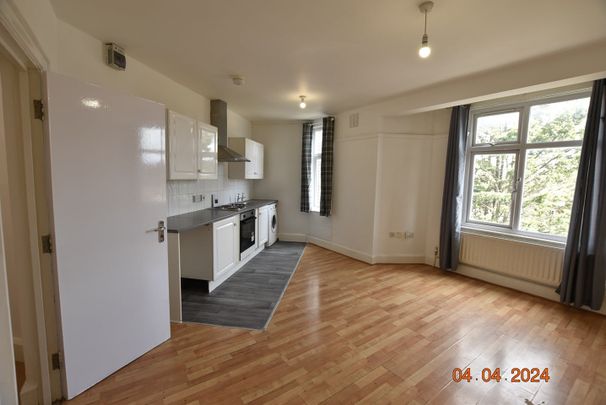 1 Bed Flat, Crawley Green Road, LU2 - Photo 1