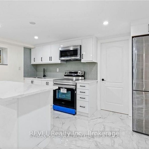 For Lease - 462 C Carlton Street, St. Catharines, Ontario - Photo 1