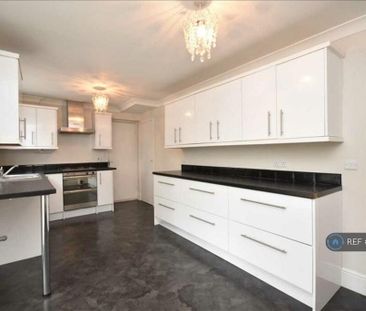 3 bedroom semi-detached house to rent - Photo 6