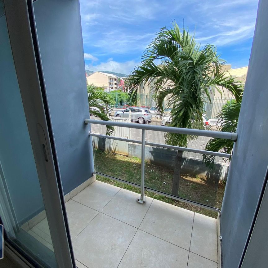 Location Appartement 1 pièce 27m² STE CLOTILDE 97490 - Photo 1