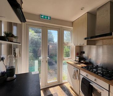 1 bedroom in a house share to rent - Photo 4