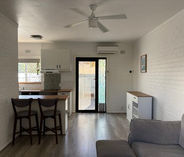 Coastal living - Private Courtyard and Pet Friendly! - Photo 4