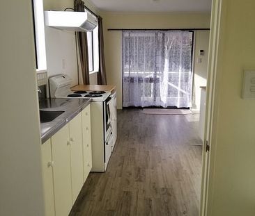 Sunny, 3 bedroom house in Glenview - Photo 3
