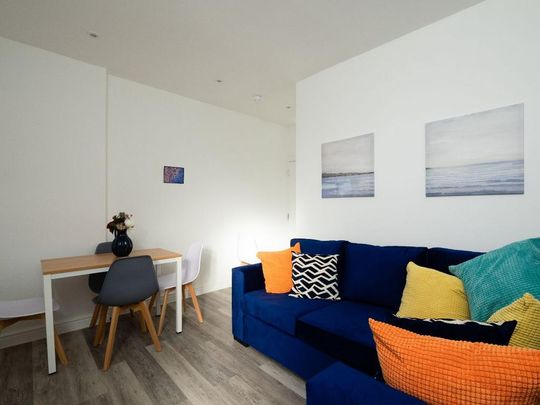 1 bedroom in a house share to rent - Photo 1