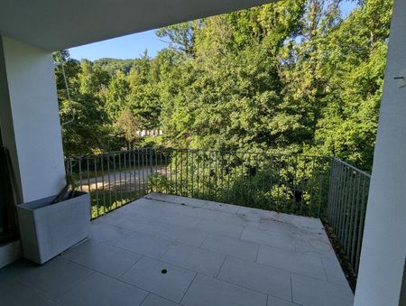 MODERN ARCHITECTURE IN THE GREEN - Photo 2