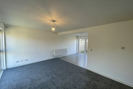 Pine Close - Photo 3