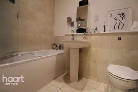 2 bedroom apartment to rent - Photo 2