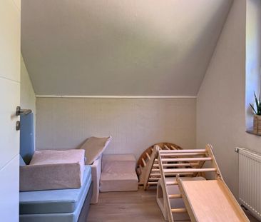 Schnuckeliges Wohnhaus mit moderner Einbauküche und Sommergarten in... - Photo 1