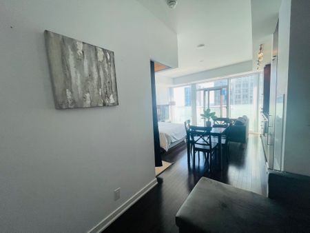 For Lease - 14 York Street Unit# 2004, Toronto, Ontario - Photo 4