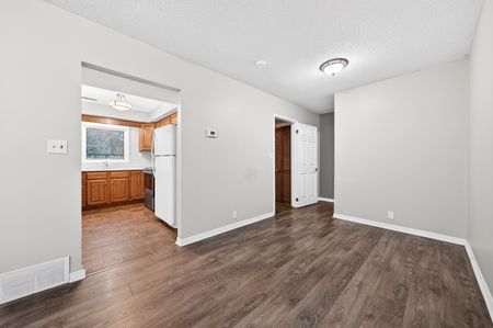 For Lease - 296 Rose Avenue Unit# Unit B, Fort Erie, Ontario - Photo 4