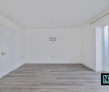 3 bedroom detached house to rent - Photo 2