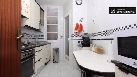 barcelona, Catalonia 08026 - Photo 2