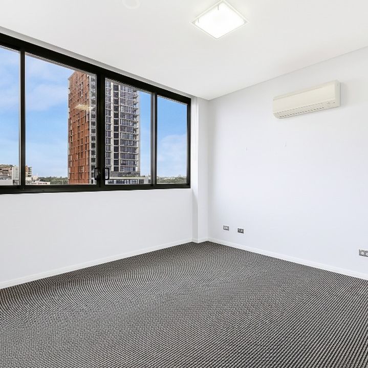 North Facing I Room-Sized Study I Pool & Gym I Next to East Village - Photo 1