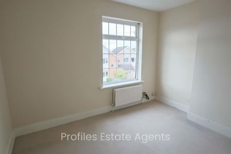 3 bedroom terraced house to rent - Photo 3