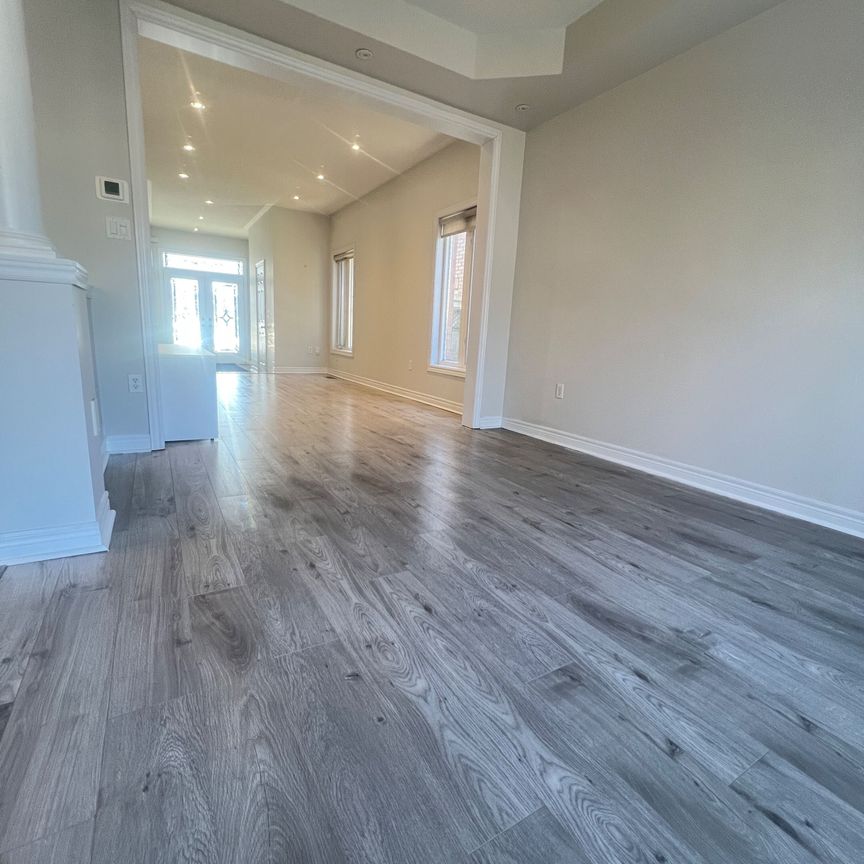 For Lease - 78 Autumn Hill Boulevard, Vaughan, Ontario - Photo 1