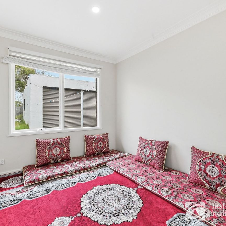 Charming Family Home in Prime Cranbourne Location - Photo 1