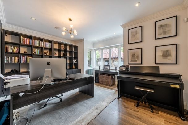 5 bedroom detached house to rent - Photo 1